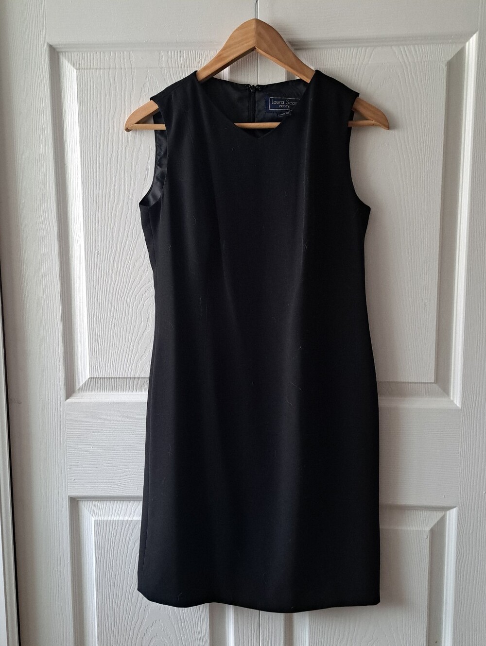 Laura Scott Black Sleeveless Midi Sheath Dress Size 4P